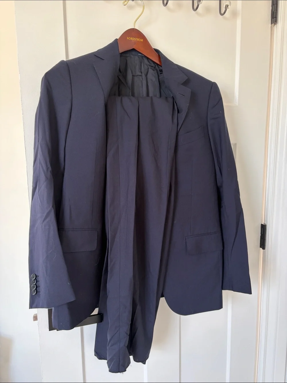 Men's Designer Ermenegildo Zegna suit Navy Two-Piece Suit Jacket and Trousers